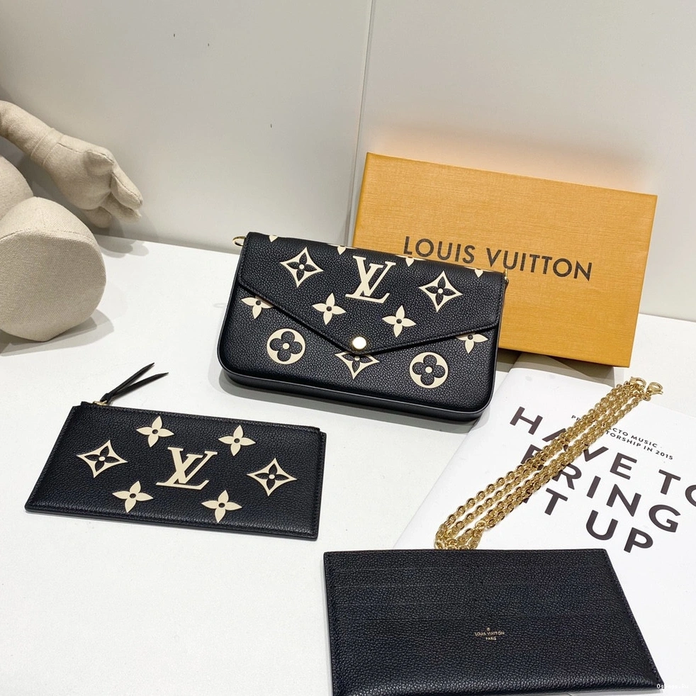 VUITTON FÉLICIE POCHETTE LOUIS 0102